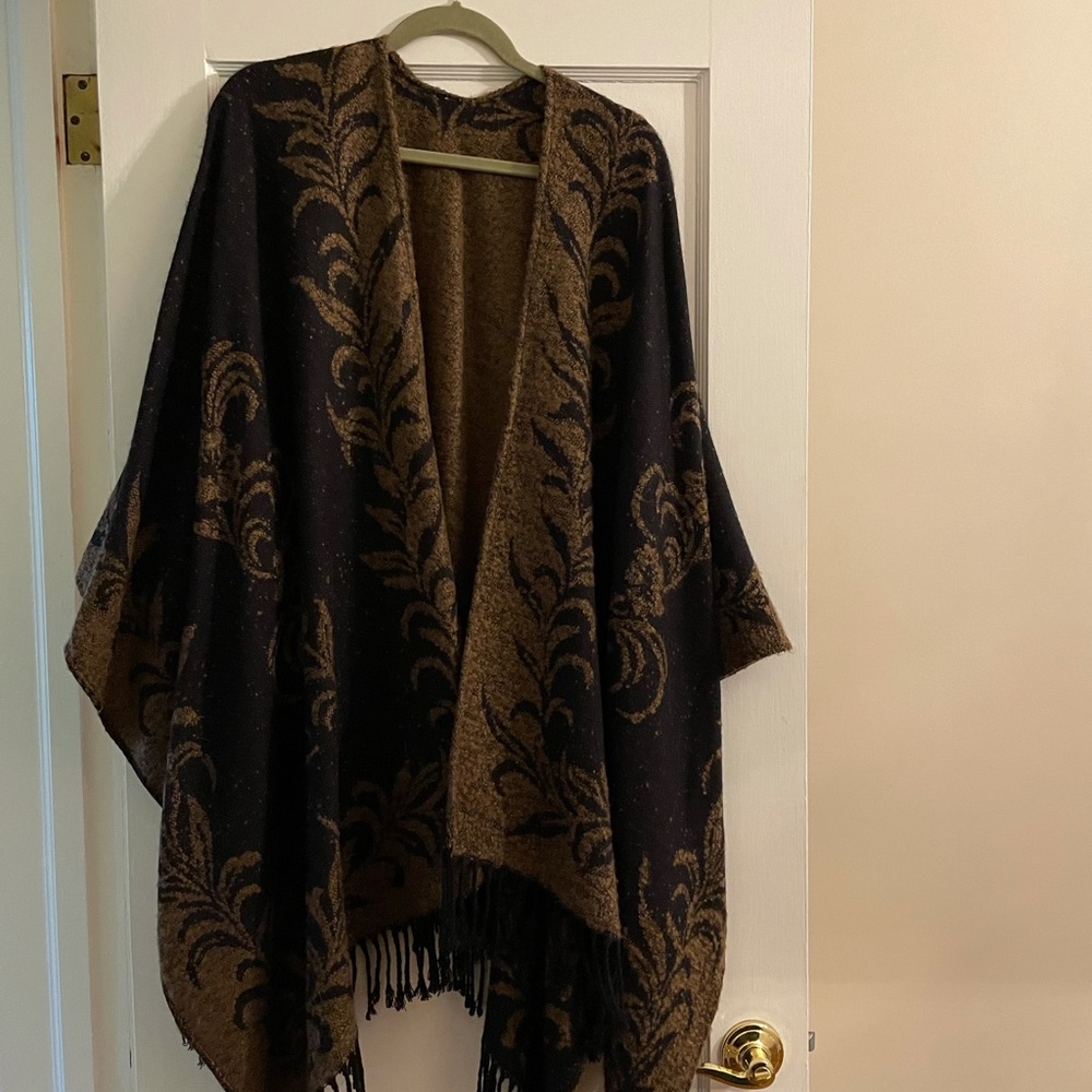 Ladies Cape - Picture 6 of 7